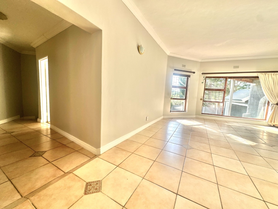 6 Bedroom Property for Sale in Denver Park Western Cape